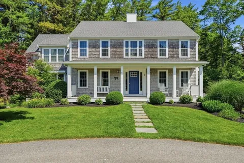 $1,099,000 | 7 Fountain Knoll Lane, Kingston, MA 02364