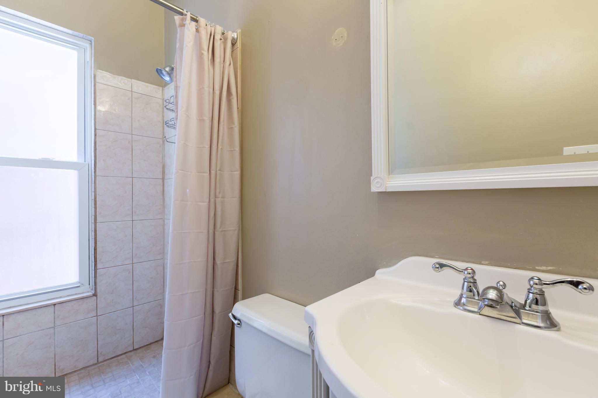 3318 Prospect Street Northwest Washington, DC 20007 - Photo 15 of 24 Bath
