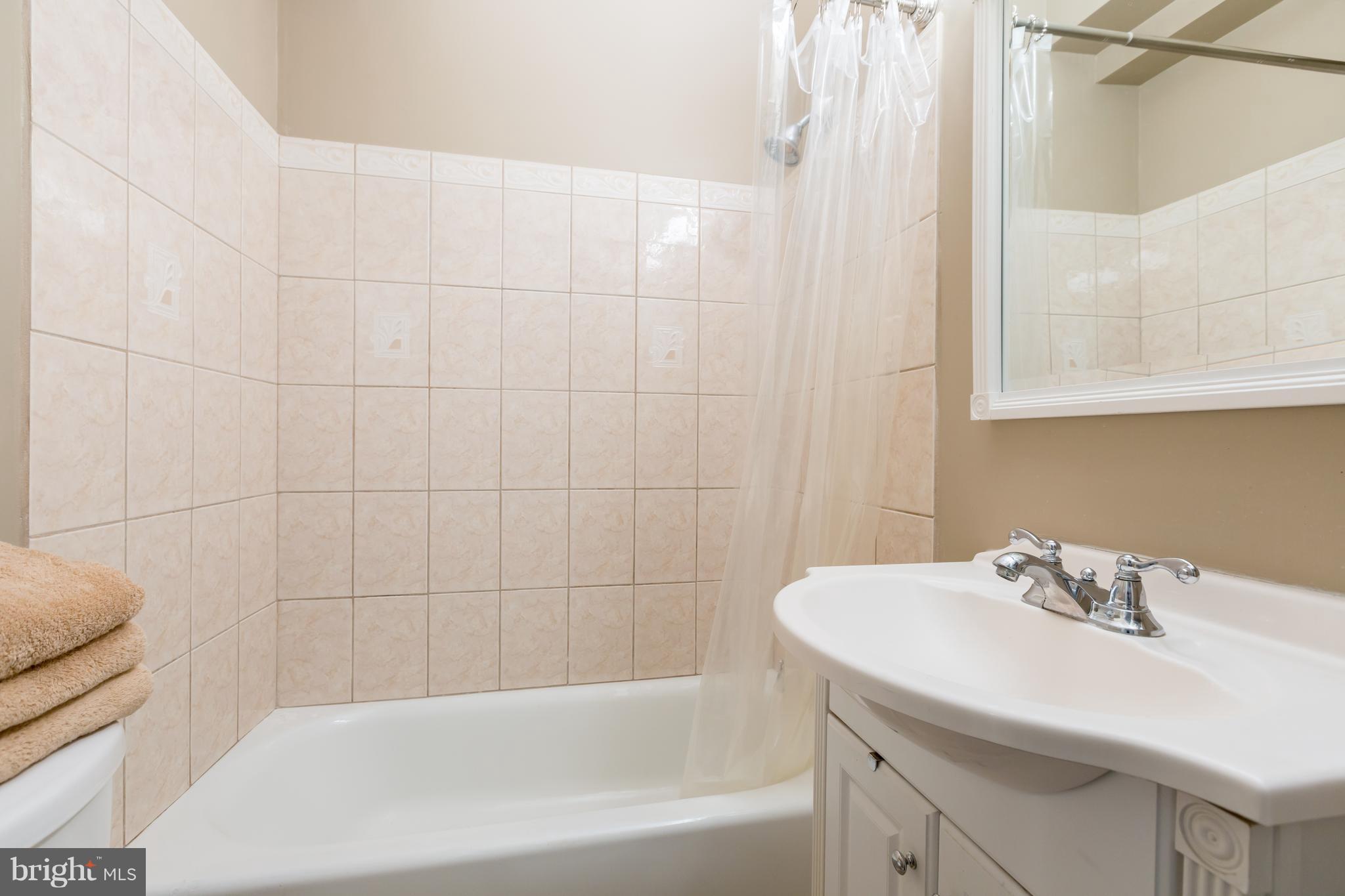 3318 Prospect Street Northwest Washington, DC 20007 - Photo 17 of 24 Bath