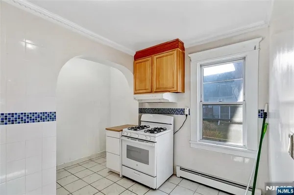$4,500 | 10 Hamilton Road, Unit A, Teaneck, NJ 07666