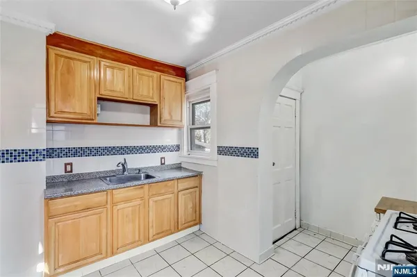 $4,500 | 10 Hamilton Road, Unit A, Teaneck, NJ 07666
