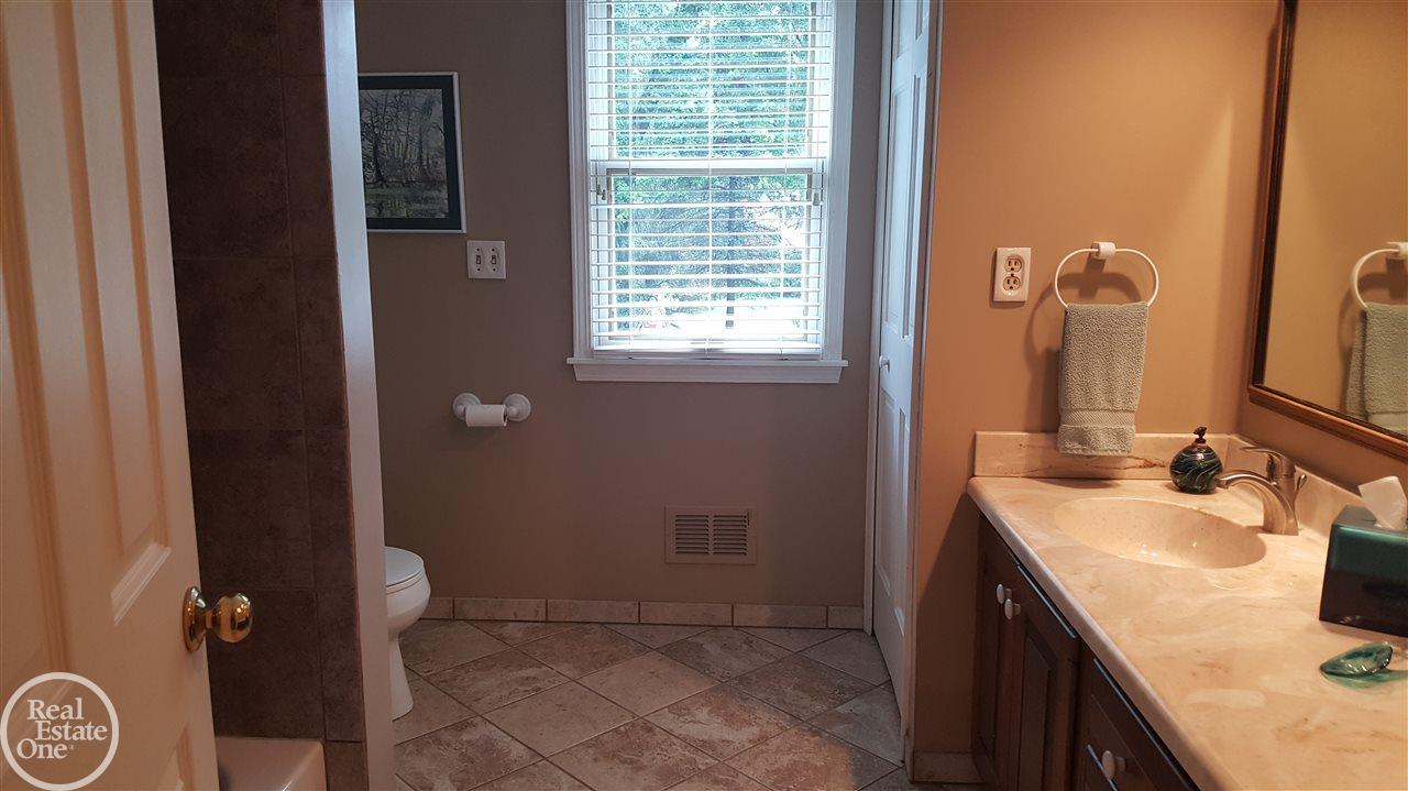 778 Leinster Road Rochester Hills, MI 48309 - Photo 29 of 33