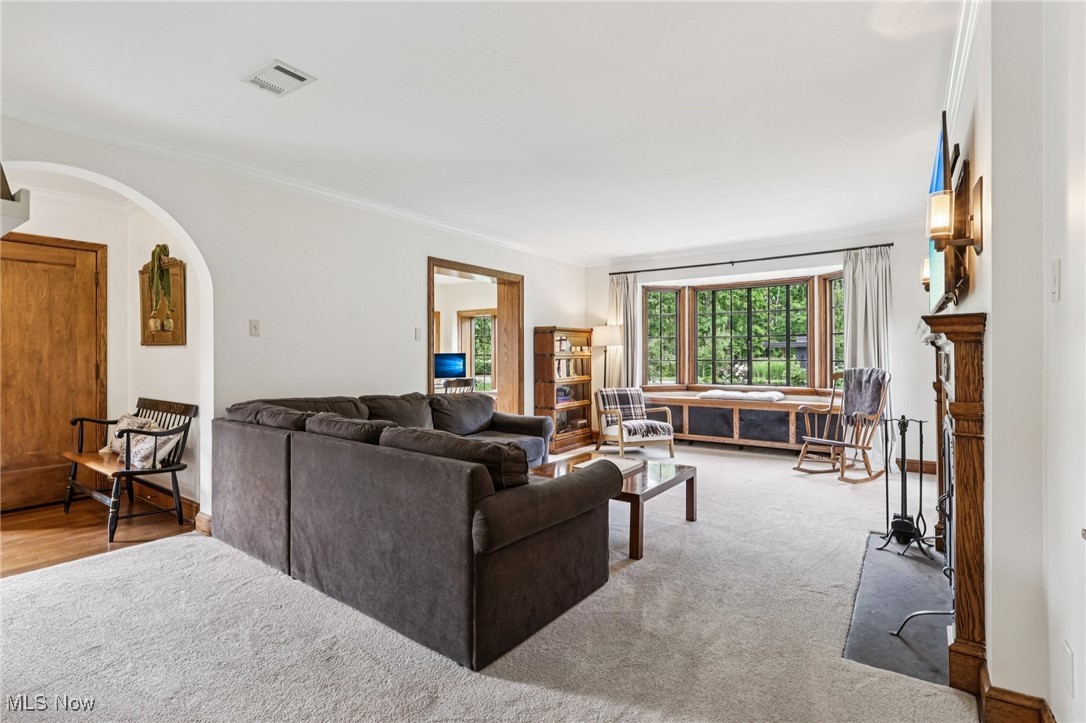227 Overwood Road Akron, OH 44313 - Photo 7 of 47 Living room