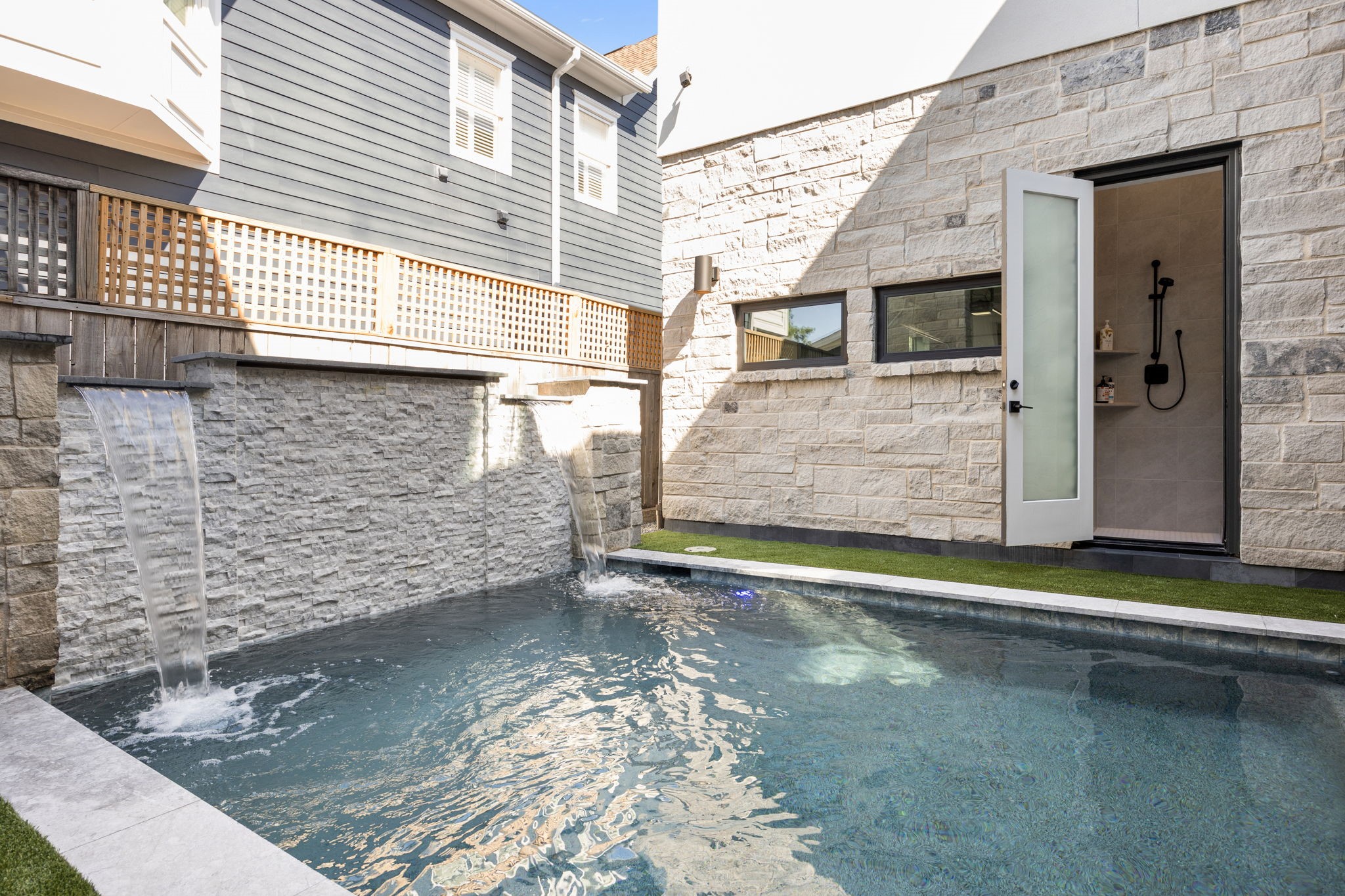 424 Redan Street Houston, TX 77009 - Photo 43 of 47 a view of a house with pool