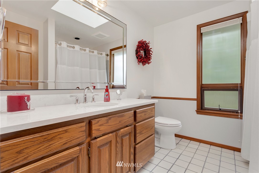 710 13th Way Southwest Edmonds, WA 98020 - Photo 12 of 20 Gallery Image 12