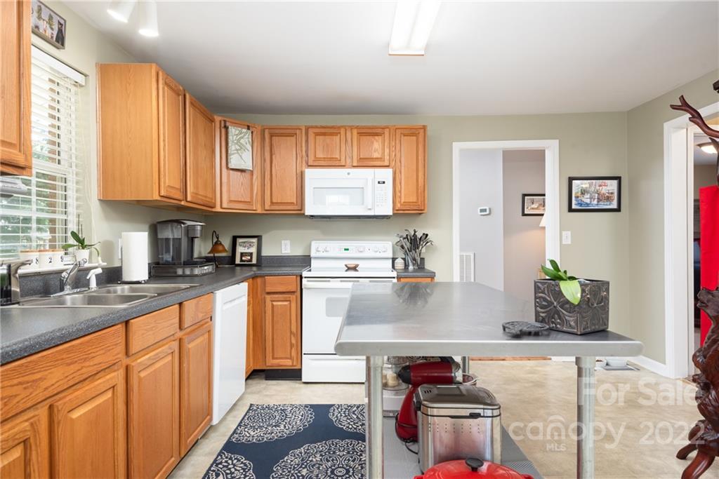 829 South Ridge Avenue Kannapolis, NC 28083 - Photo 9 of 24 Gallery Image 9