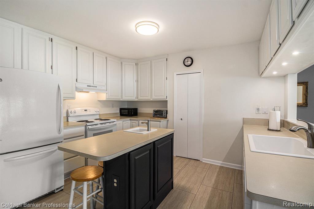 1704 Clark Lake Road Brighton, MI 48114 - Photo 12 of 39 Gallery Image 12