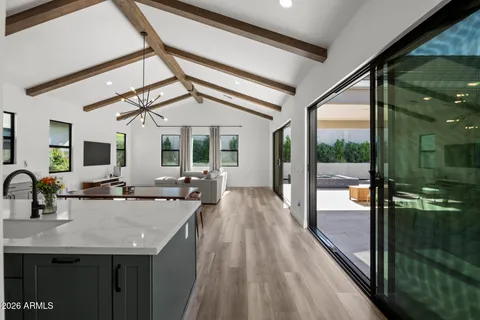 $965,000 | 713 East Kachina Trail, Phoenix, AZ 85042