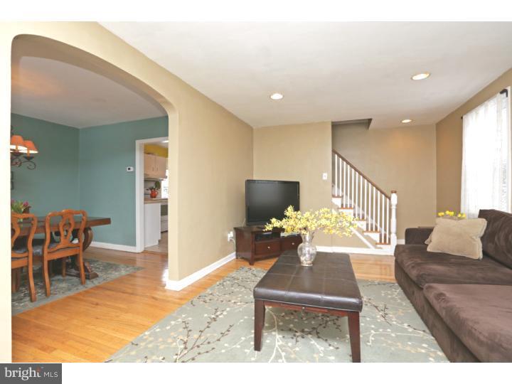 120 Garden Road Oreland, PA 19075 - Photo 2 of 25 Living Room
