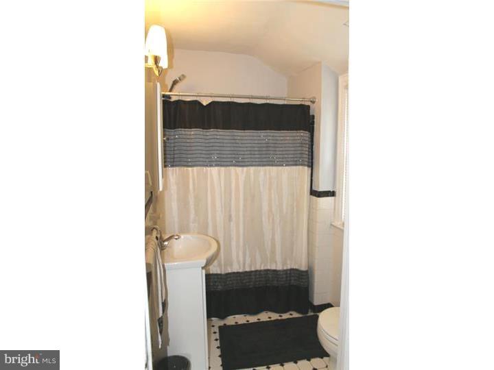 120 Garden Road Oreland, PA 19075 - Photo 11 of 25 Bathroom
