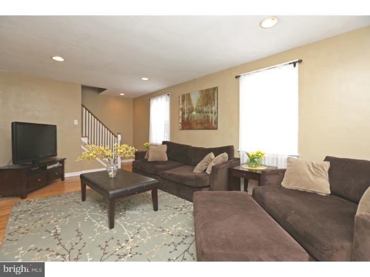120 Garden Road Oreland, PA 19075 - Photo 3 of 25 Living Room