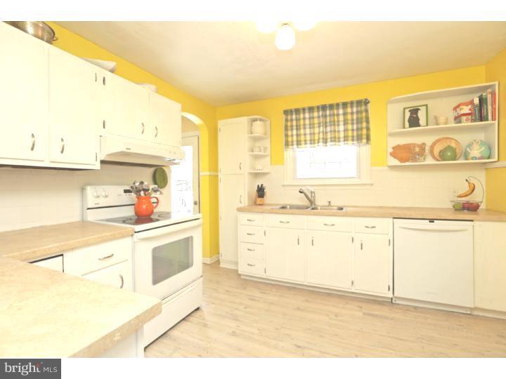 120 Garden Road Oreland, PA 19075 - Photo 8 of 25 Kitchen