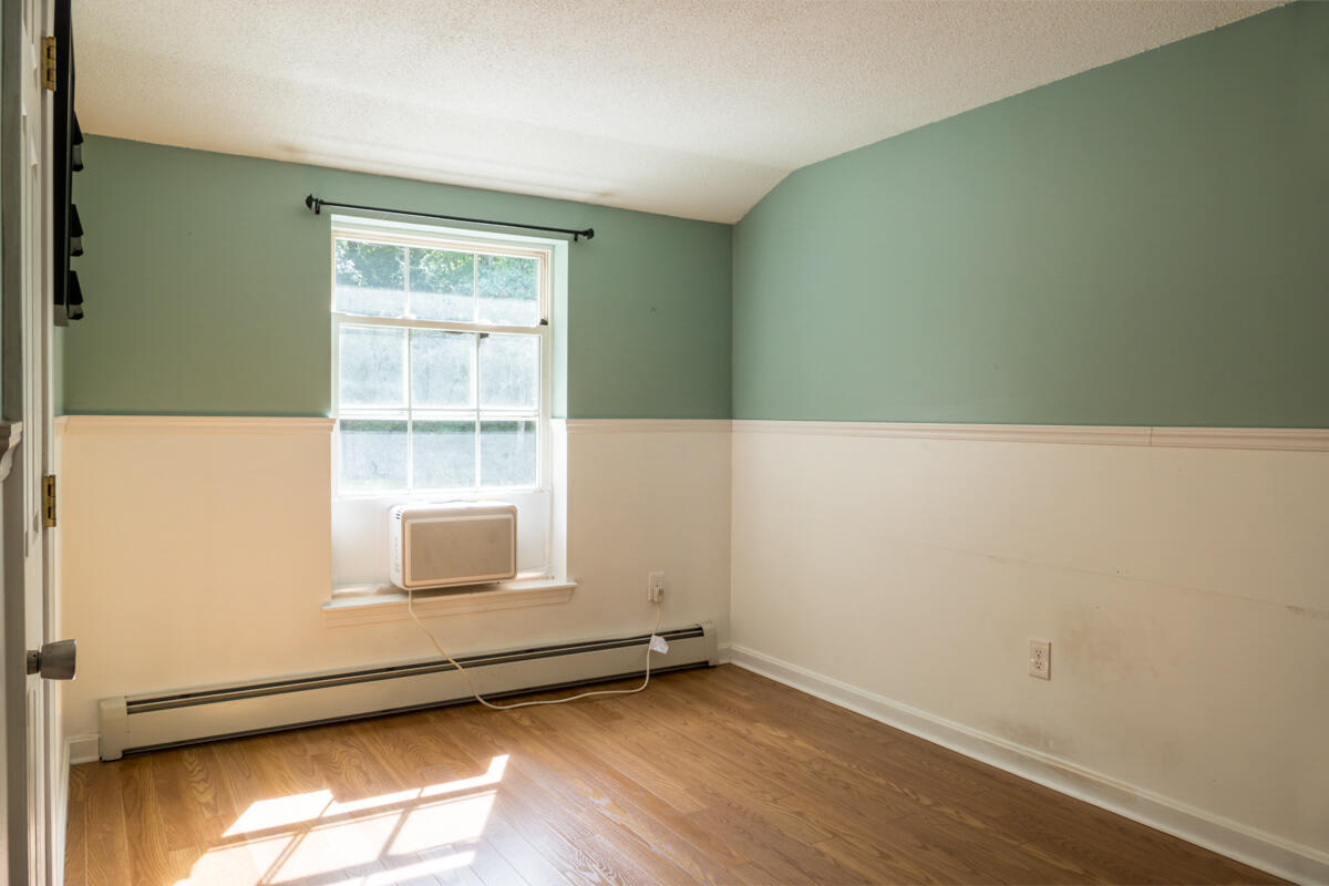451 Pownal Road Freeport, ME 04032 - Photo 32 of 57 41-Third bedroom (3 of 3)