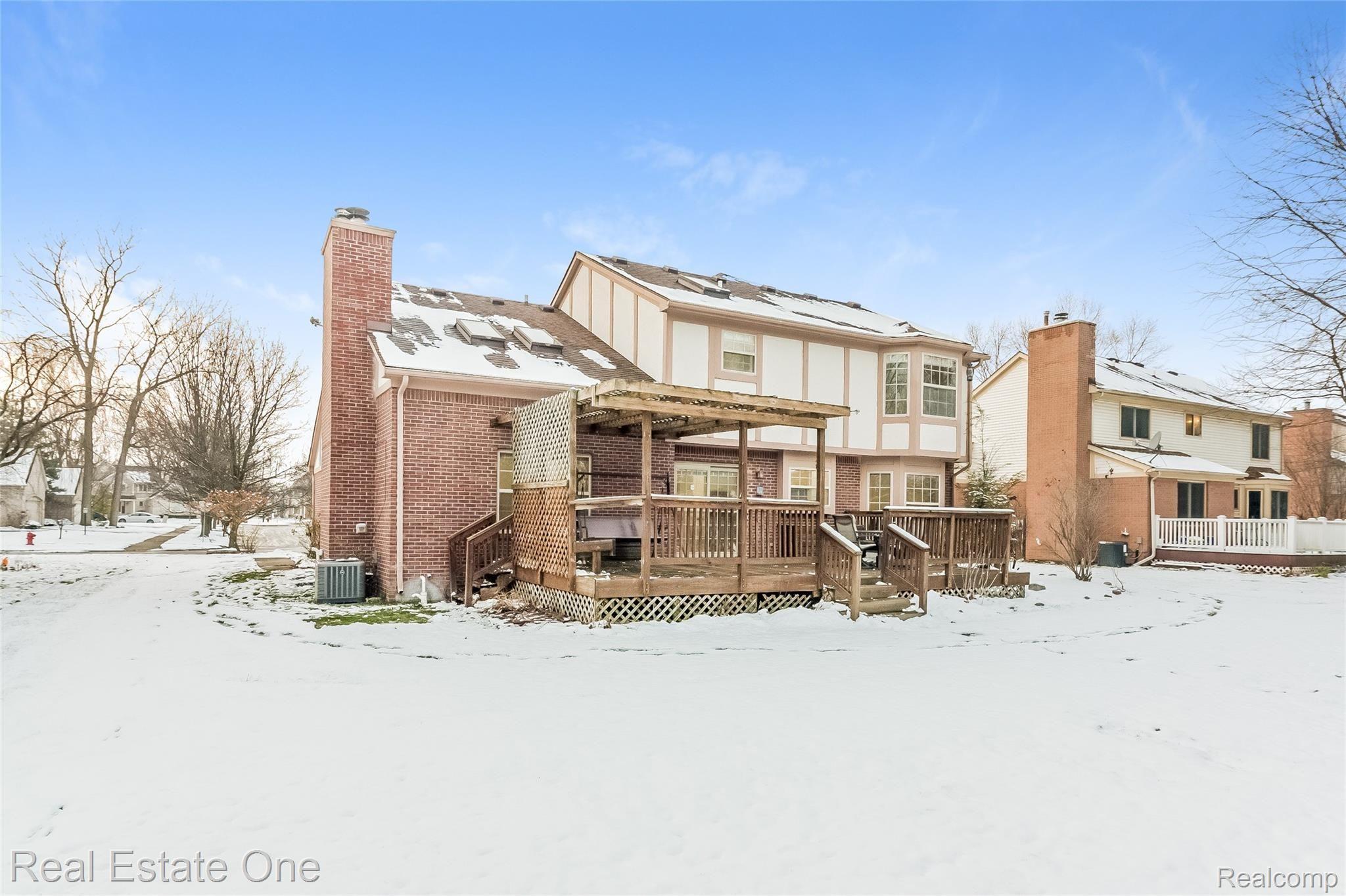 6664 Raintree Drive Canton, MI 48187 - Photo 36 of 43 042-photo-rear-view-8820839.jpg