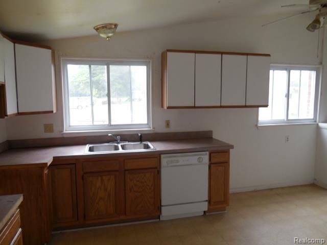 29737 Judith Street Inkster, MI 48141 - Photo 20 of 25 264-012893 Kitchen (4).jpg
