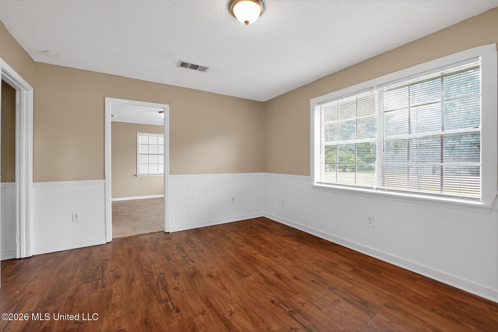 4597 Kirkley Drive Jackson, MS 39206 - Photo 10 of 44 10_4597_Kirkley_Dr_Jackson_MS_39206-Livi