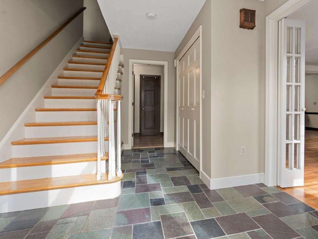 104 Wayside Inn Road Marlborough, MA 01752 - Photo 4 of 31