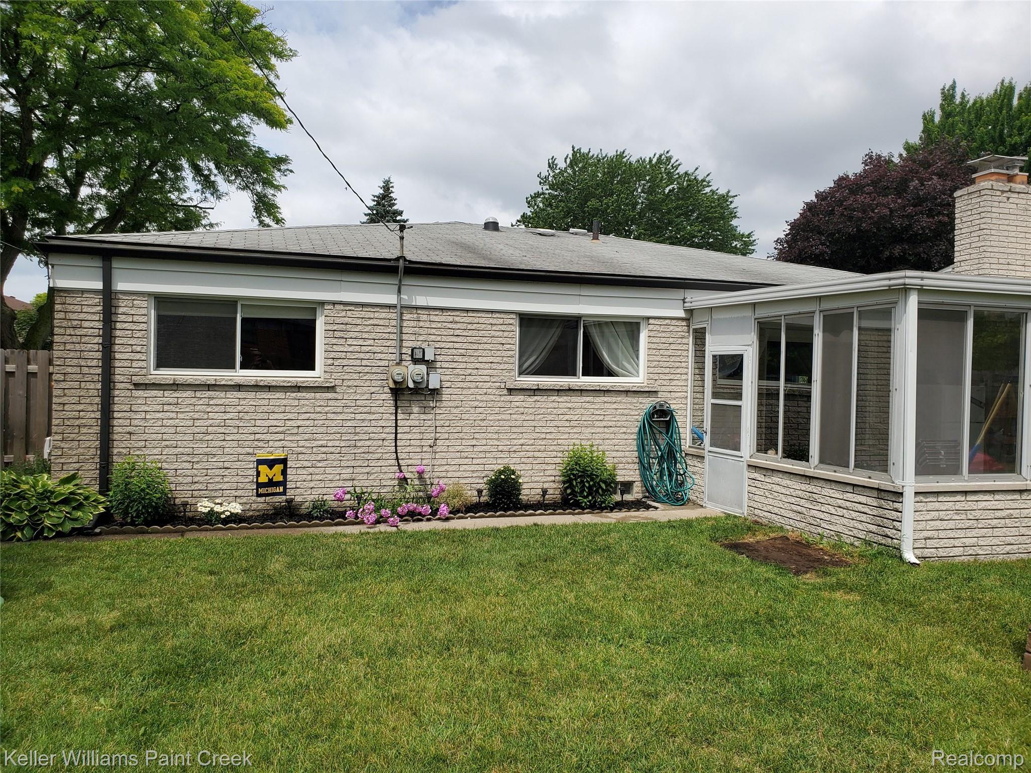 34558 Greentrees Road Sterling Heights, MI 48312 - Photo 8 of 40 032.jpg