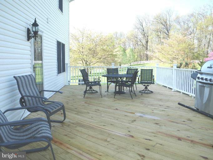 804 Old Manchester Road Westminster, MD 21157 - Photo 11 of 27 Deck