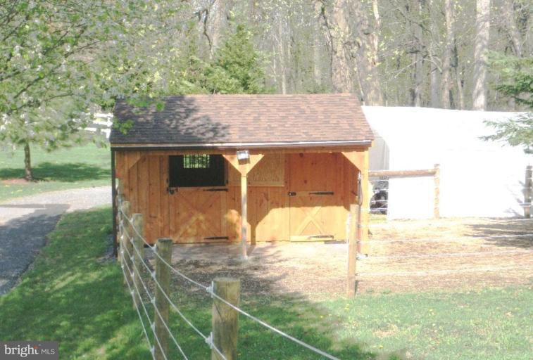 804 Old Manchester Road Westminster, MD 21157 - Photo 10 of 27 Stable