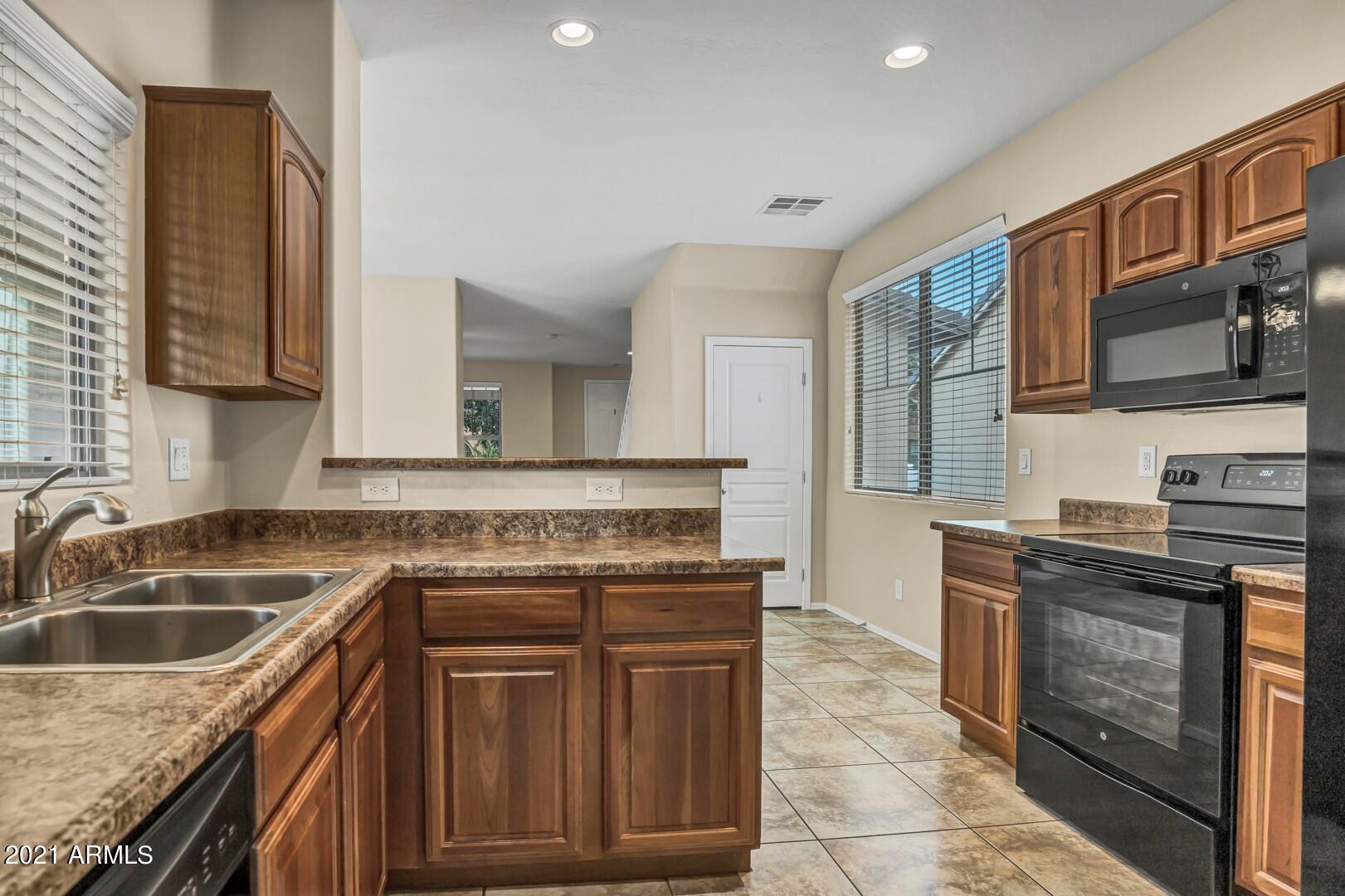 15339 West Charter Oak Road Surprise, AZ 85379 - Photo 12 of 31 Kitchen