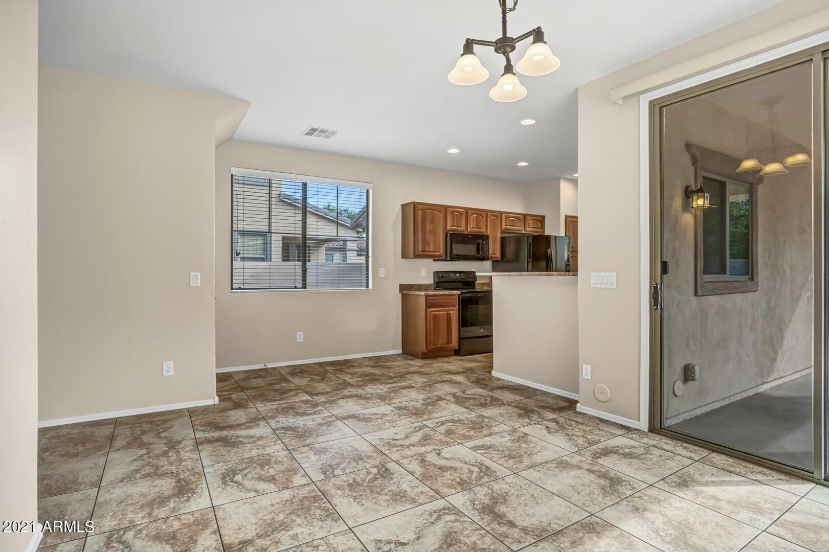 15339 West Charter Oak Road Surprise, AZ 85379 - Photo 10 of 31 Dining Room
