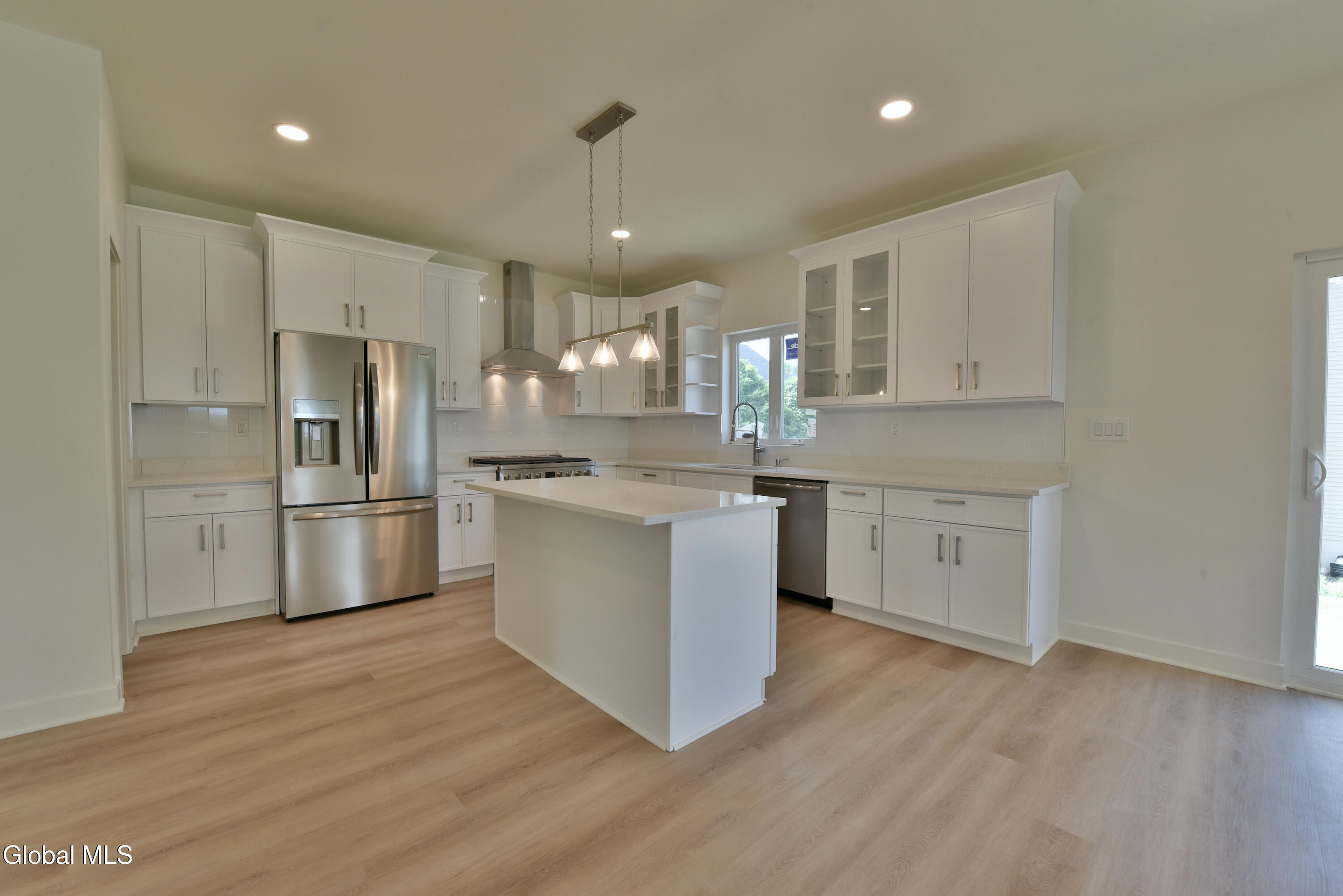802 South Ravine Road Niskayuna, NY 12309 - Photo 17 of 60 16