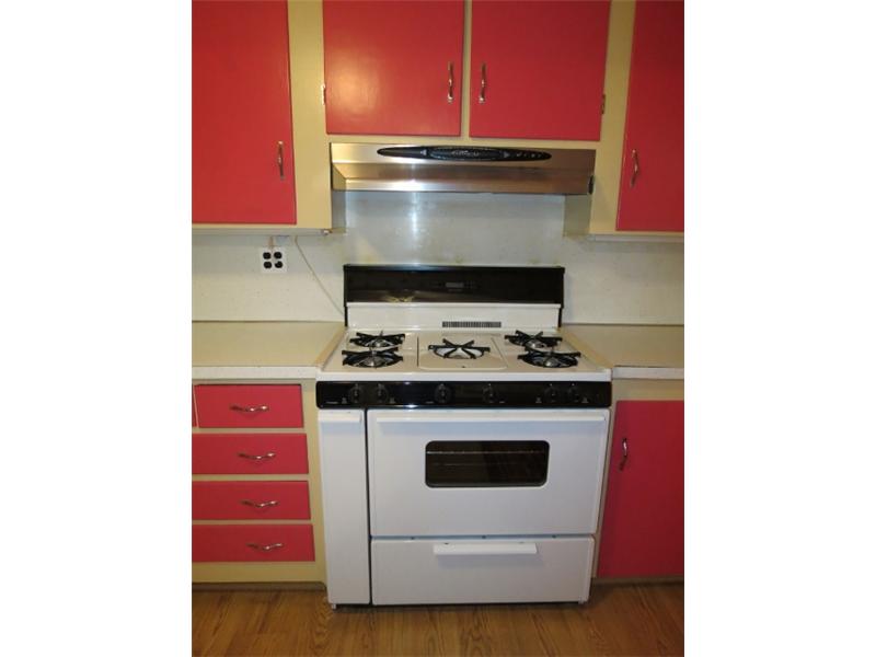 22 Indian Road East Providence, RI 02915 - Photo 8 of 18 Kitchen.