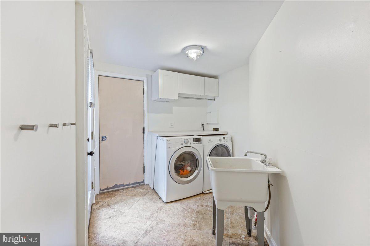 747 Panorama Road Villanova, PA 19085 - Photo 22 of 38 Laundry