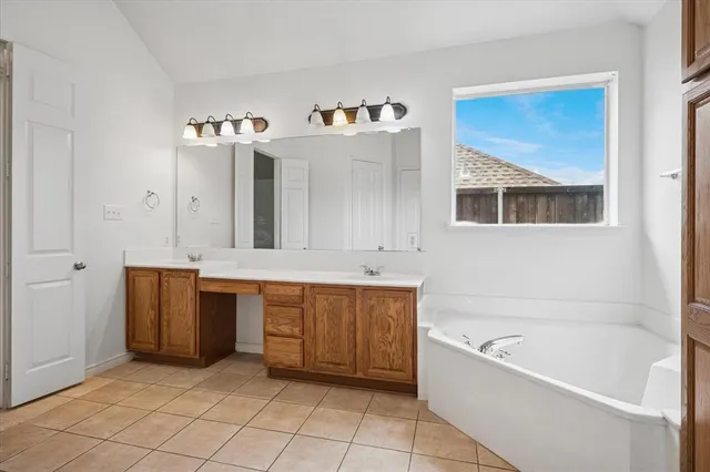 $1,995 | 11704 Stephenville Drive, Frisco, TX 75035