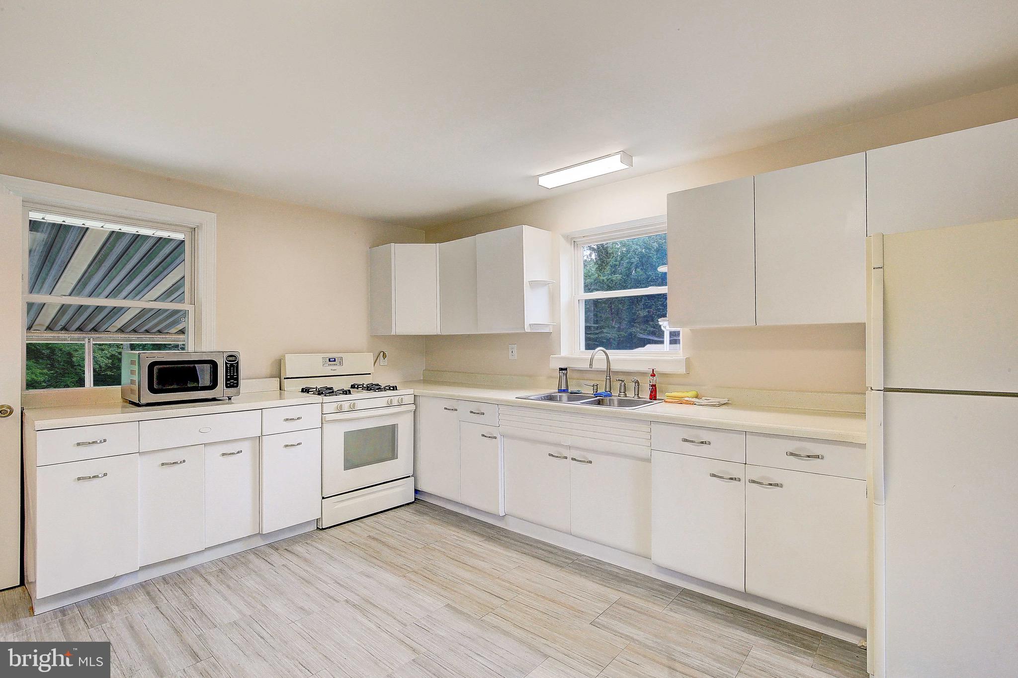 7719 Woodyard Road Clinton, MD 20735 - Photo 18 of 23 Kitchen