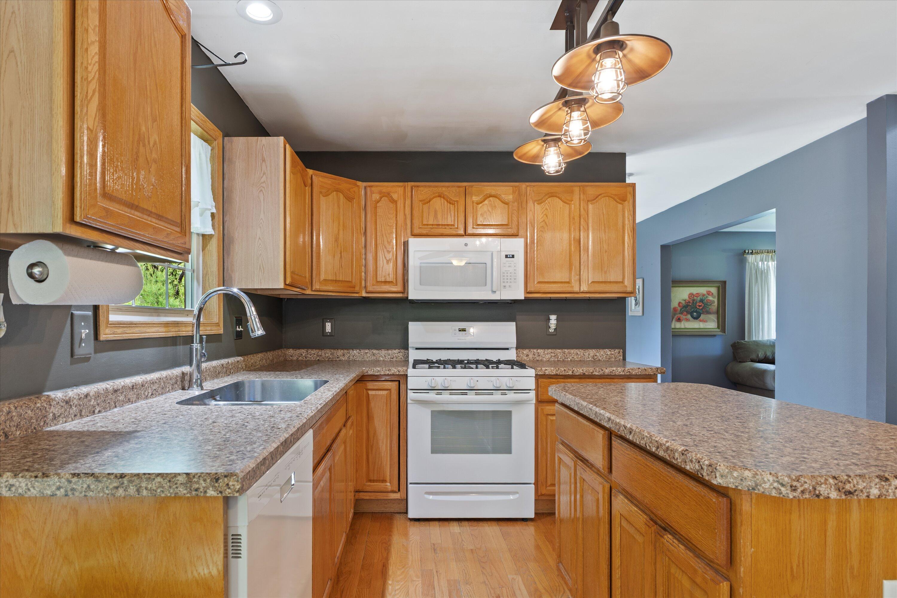 3330 Wood Road Mount Pleasant, WI 53406 - Photo 12 of 46 Kitchen