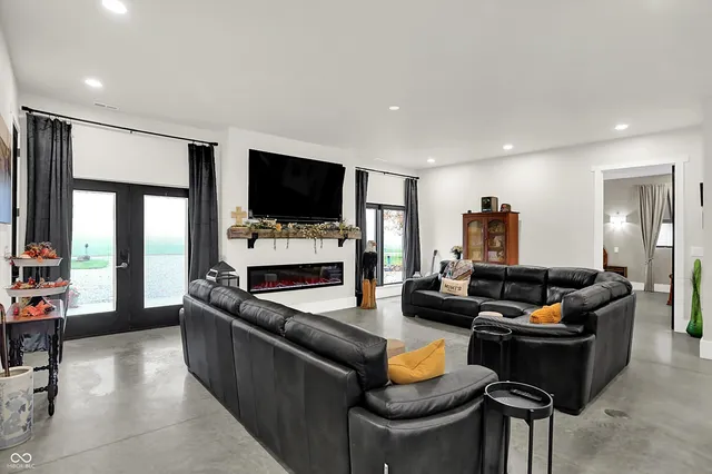 $695,000 | 8257 South County Road 1075 West, Charlottesville, IN 46117