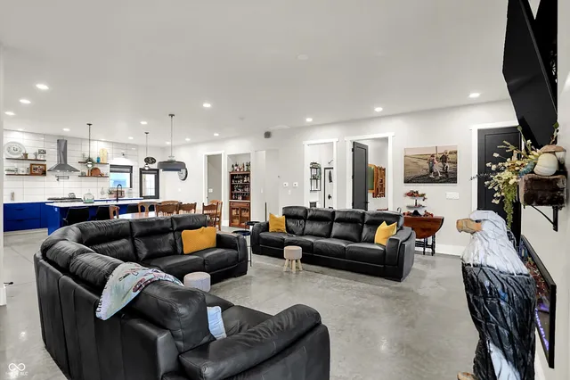 $695,000 | 8257 South County Road 1075 West, Charlottesville, IN 46117