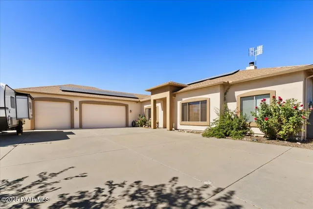 a view of a house with a outdoor space