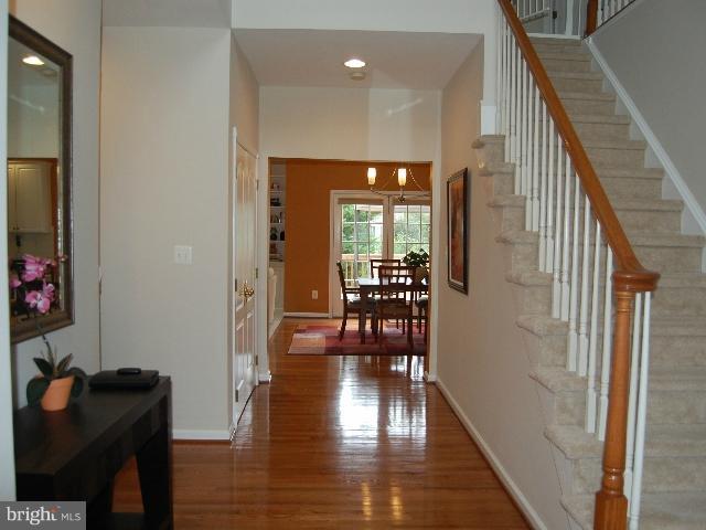 10860 Grovehampton Court Reston, VA 20194 - Photo 2 of 30 Interior (General)