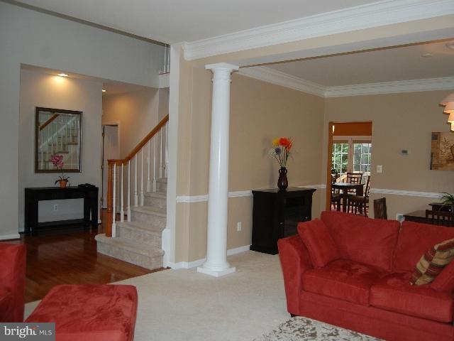 10860 Grovehampton Court Reston, VA 20194 - Photo 18 of 30 Living Room