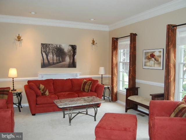 10860 Grovehampton Court Reston, VA 20194 - Photo 24 of 30 Living Room