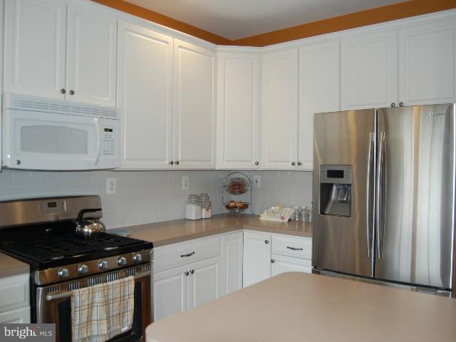 10860 Grovehampton Court Reston, VA 20194 - Photo 26 of 30 Kitchen