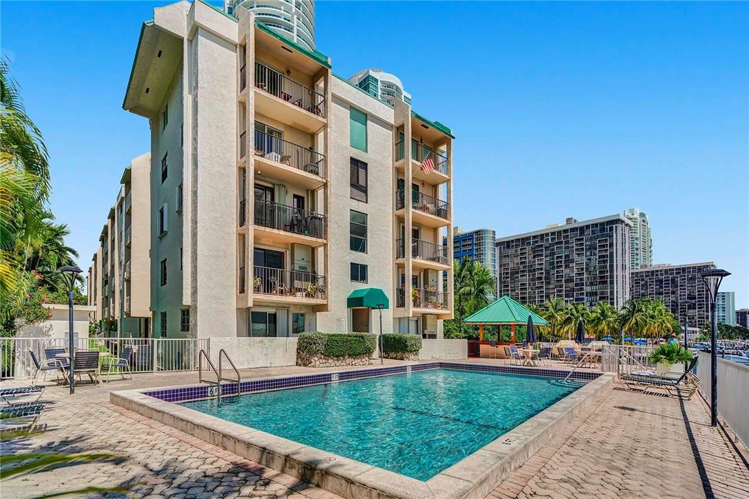 2201 Brickell Avenue, Unit 83 Miami, FL 33129 - Photo 38 of 49 Photo 38
