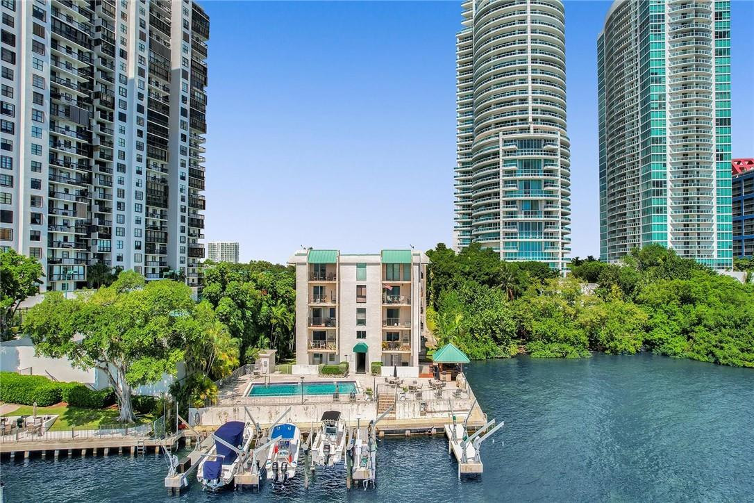 2201 Brickell Avenue, Unit 83 Miami, FL 33129 - Photo 40 of 49 Photo 40
