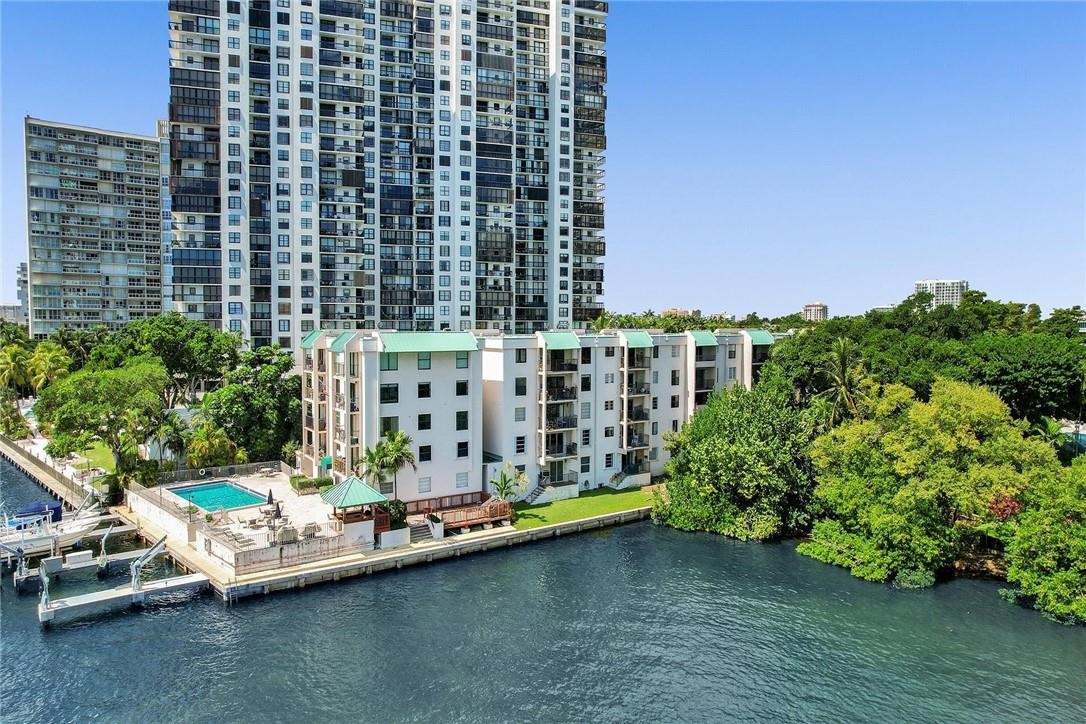 2201 Brickell Avenue, Unit 83 Miami, FL 33129 - Photo 43 of 49 Photo 43