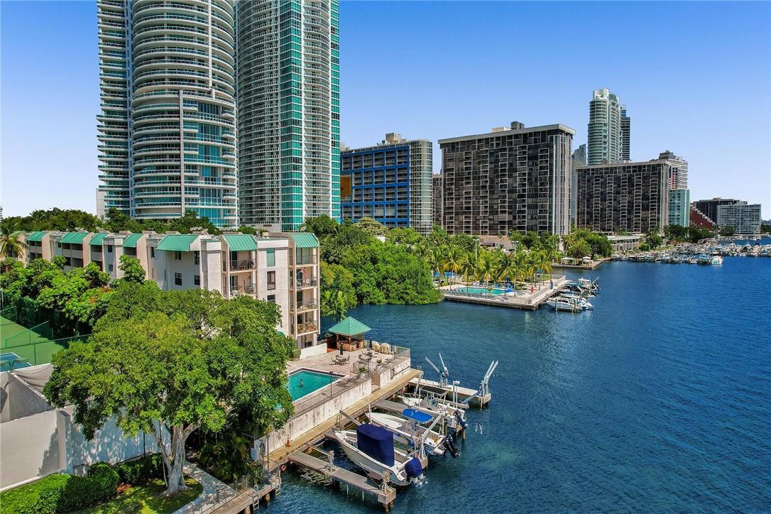 2201 Brickell Avenue, Unit 83 Miami, FL 33129 - Photo 44 of 49 Photo 45