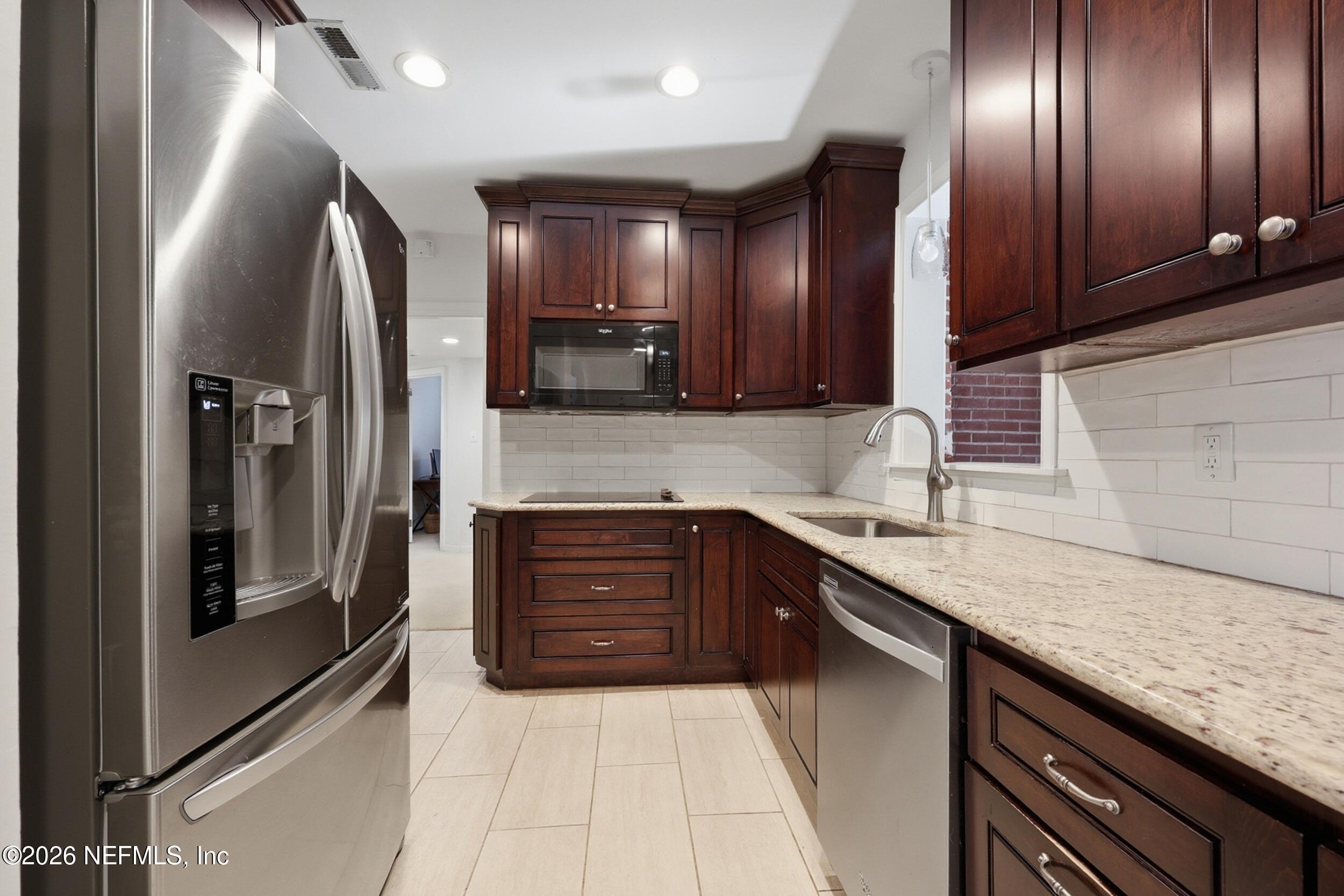 4155 London Road Jacksonville, FL 32207 - Photo 6 of 39 the real estateographers_010