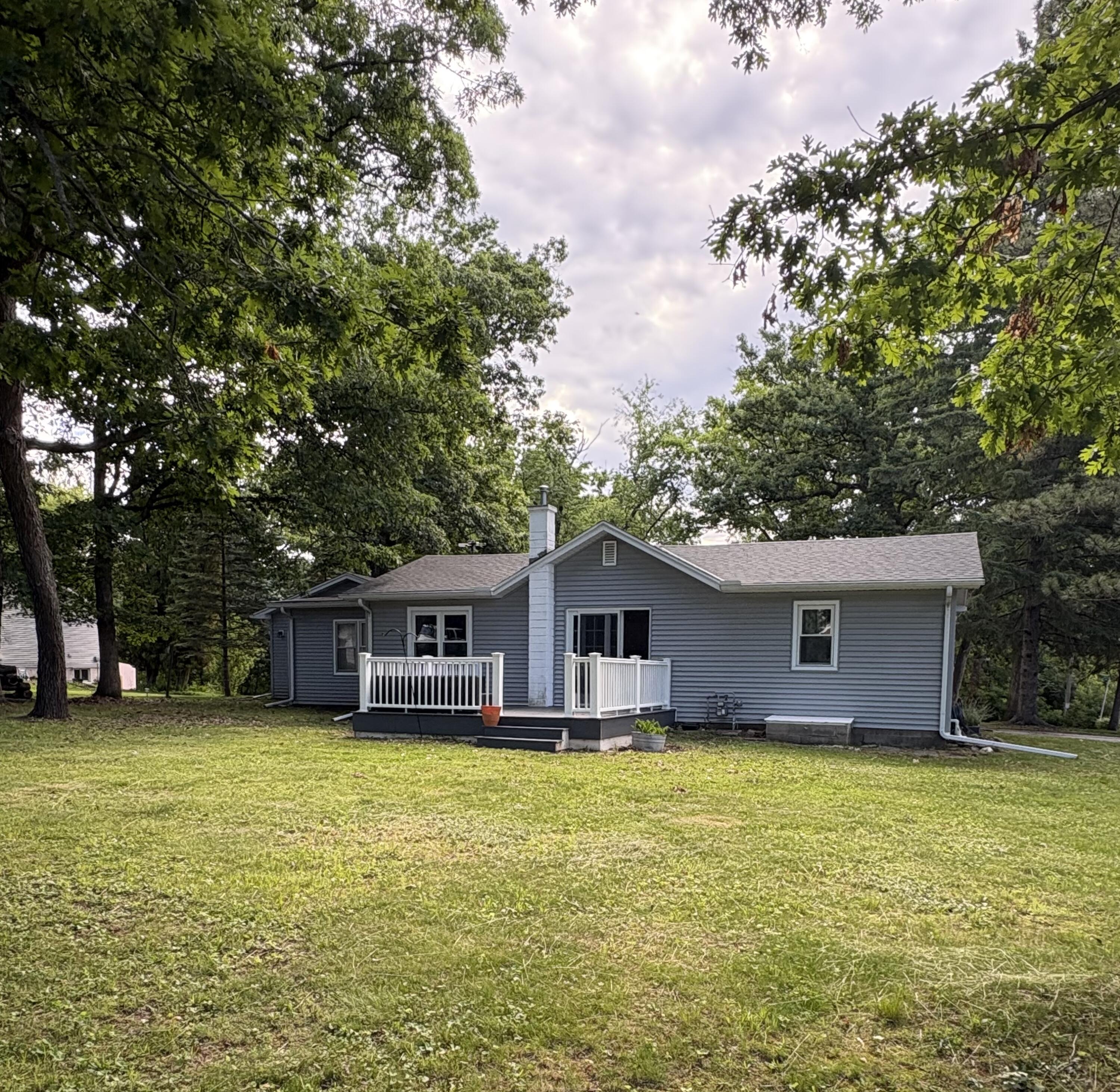 W3724 Washington Drive Geneva, WI 53147 - Photo 50 of 61 3724 washington exterior
