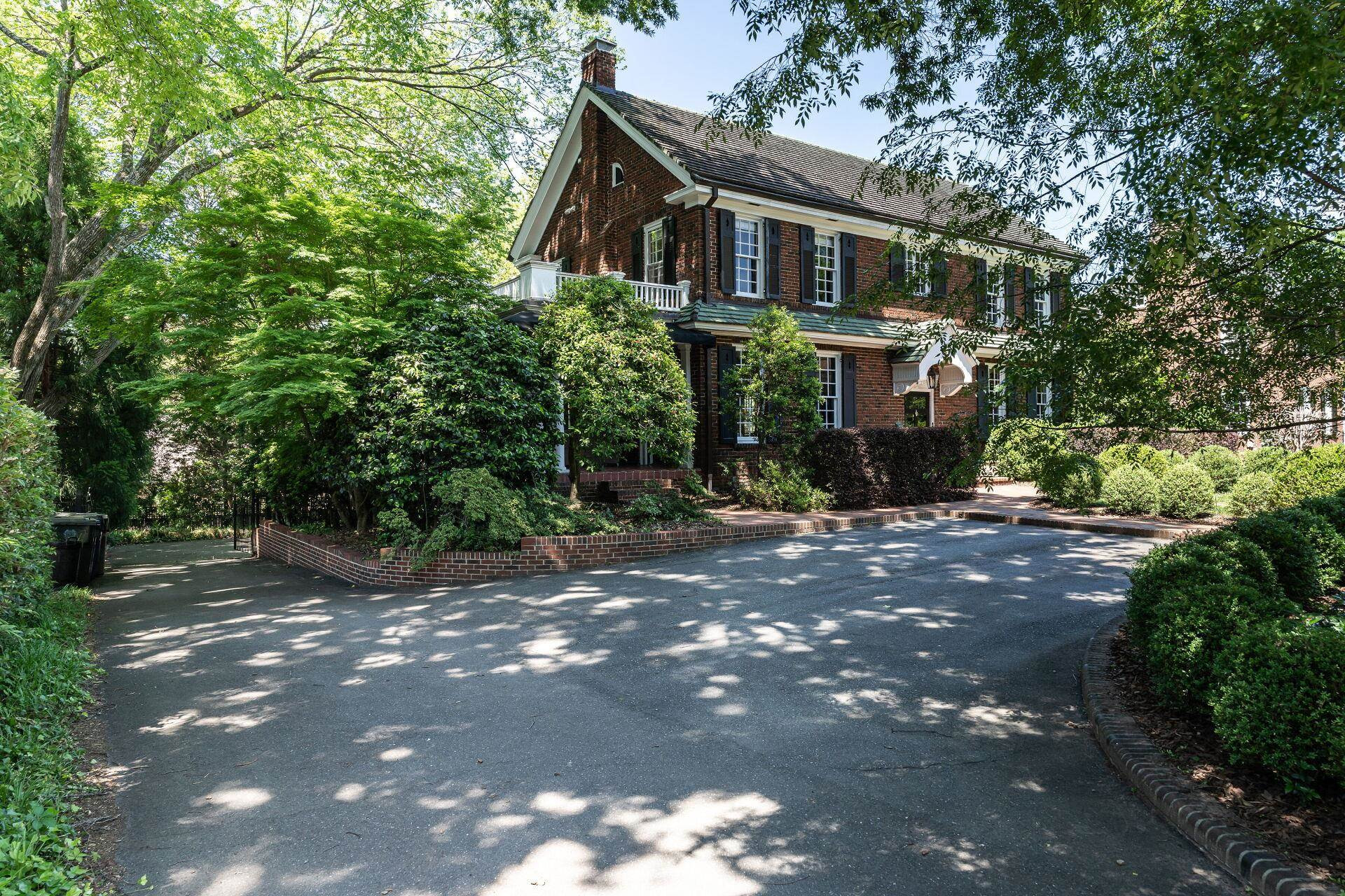 1535 Carr Street Raleigh, NC 27608 - Photo 3 of 41 Front Drive