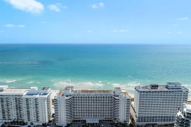 $3,900 | 5555 Collins Avenue, Unit 16B, Miami Beach, FL 33140