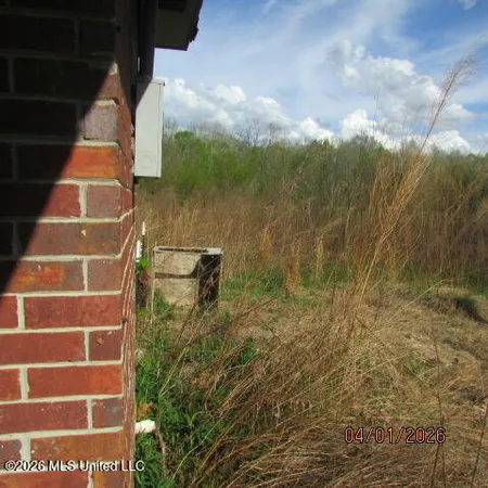 $75,000 | 5737 South Old Highway, Waterford, MS 38685