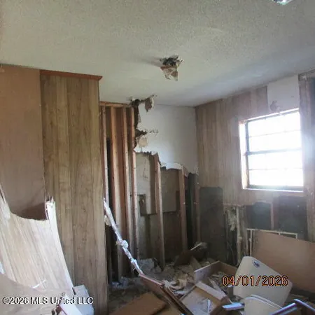 $75,000 | 5737 South Old Highway, Waterford, MS 38685