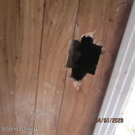 $75,000 | 5737 South Old Highway, Waterford, MS 38685